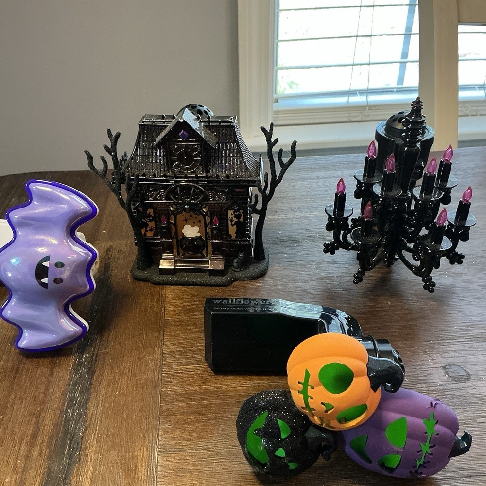Bath & Body Works Halloween Wallflower Plug Bundle  Haunted HouseChandelier Bat